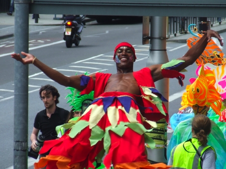 Stiltwalker in Westminster Bridge Road