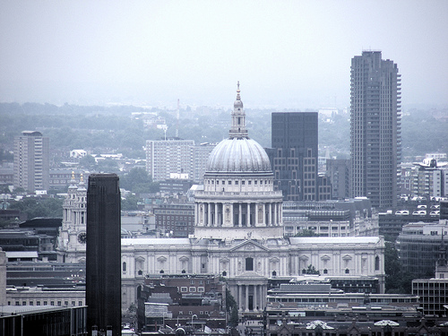 St Paul's Cathedral and Tate Modern seen from Stra