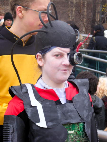 World record for Star Trek costumed characters set at Millennium Bridge