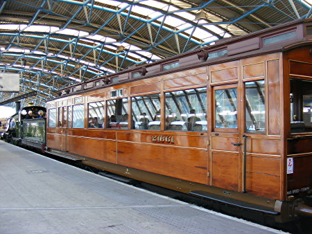 Railway Children locomotive and carriage arrive at Waterloo International