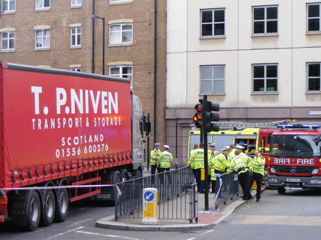 Cyclist injured in lorry collision at Great Dover Street & Long Lane junction