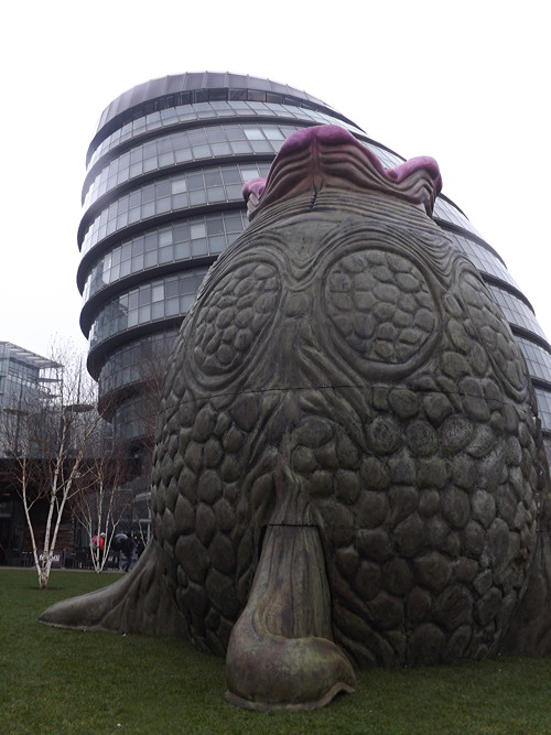 Giant alien egg hatches in Potters Fields Park