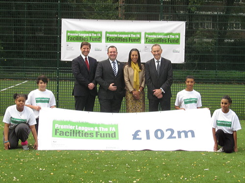 Sports minister visits London Nautical School & Hatfields pitches