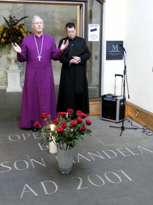 Tributes to Nelson Mandela at Southwark Cathedral and South Bank