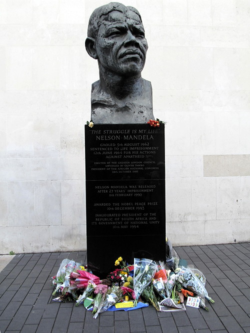 Tributes to Nelson Mandela at Southwark Cathedral and South Bank