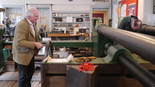 Dan Cruickshank visits Kirkaldy Testing Museum