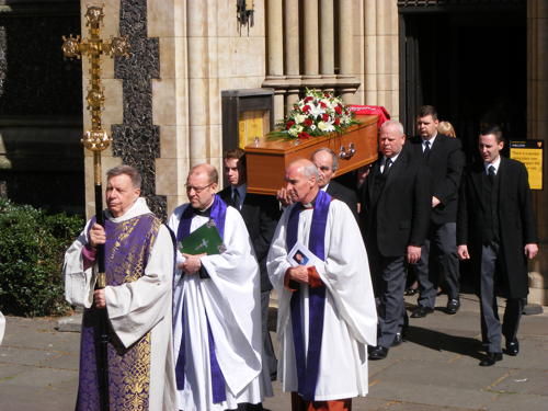 Hundreds gather at Southwark Cathedral for Ted Bowman’s funeral