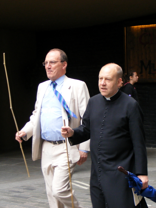 Beating the bounds of Southwark Cathedral’s parish