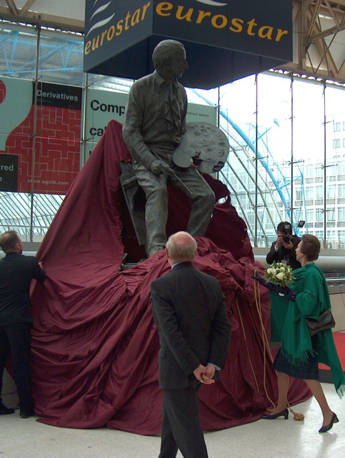 Terence Cuneo statue removed from Waterloo Station