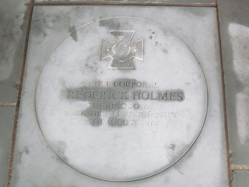 World War I hero Frederick Holmes VC commemorated in Abbey Street