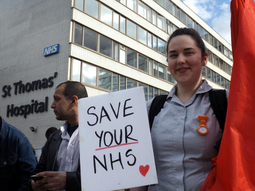 Nurses hold protest outside St Thomas' Hospital