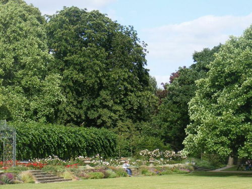 Lambeth Palace Garden: Archbishop extends public access