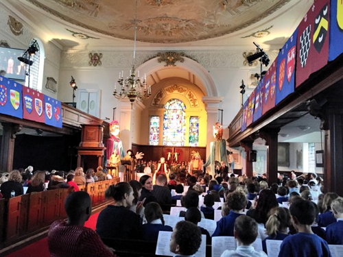 1,000 local children celebrate Southwark’s Agincourt link