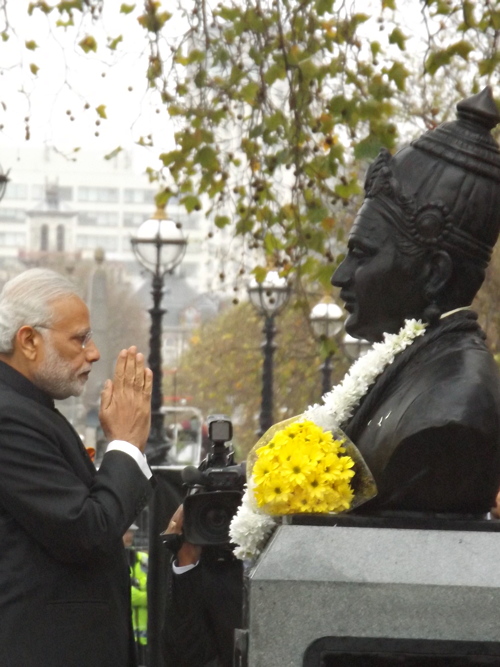 Indian PM Modi unveils Basaveshwara bust on Albert Embankment