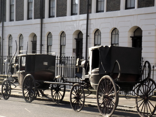 Horse-drawn carriages in Trinity Church Square