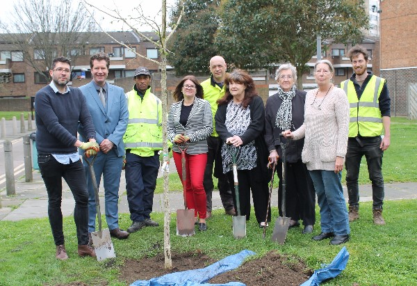 8 new trees planted on Bermondsey’s Longfield Estate