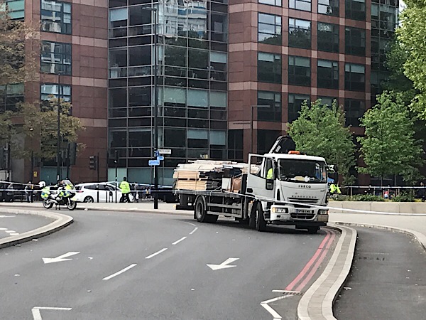 Cyclist injured in Elephant & Castle lorry collision