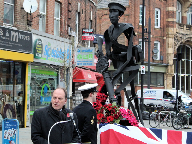 Rings from Zeebrugge Harbour added to Albert McKenzie VC memorial