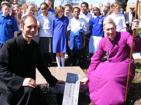 Fr Andrew Dodd and the Bishop of Woolwich