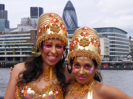 Boris Johnson launches Thames Festival weekend