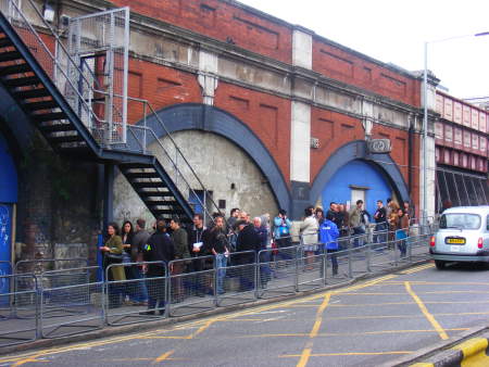 Queue for Tunnel 228