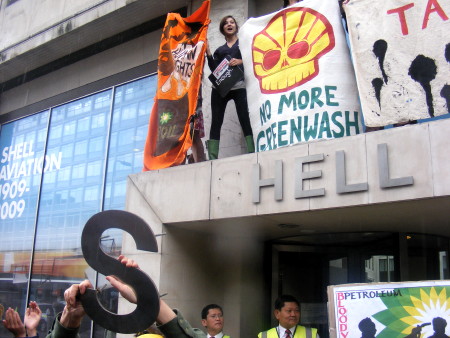 Shell Centre becomes ‘Hell Centre’ as Climate Campers descend on Waterloo