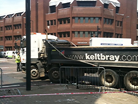 Cyclist injured in Borough High Street lorry collision