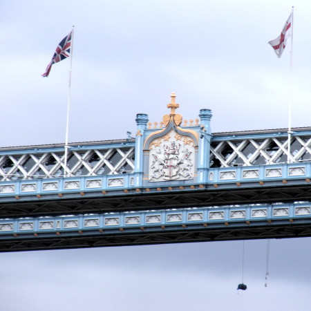 Bundle of straw hangs from Tower Bridge as high-level cradle is installed