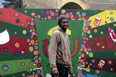 Street artist Nathan Bowen creates recycling mural in Borough Market 