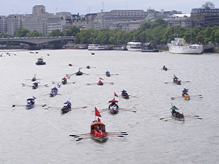 The Royal Shallop 'Jubilant' leads the Tudor Pull