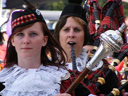 Dagenham Girl Pipers