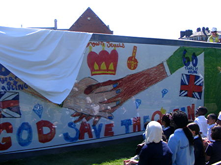 SE1 schoolgirl’s Jubilee tribute to Queen unveiled in Potters Fields Park