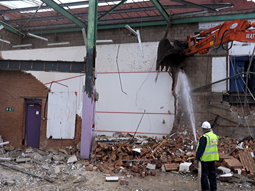 Elephant & Castle Leisure Centre: demolition under way