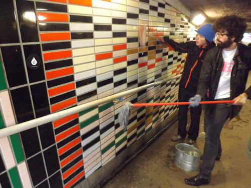 'Guerrilla grime busters' clean up Elephant & Castle subway