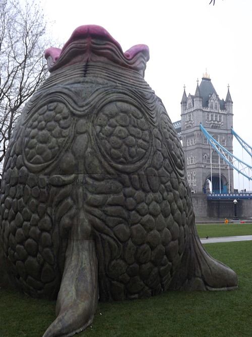 Giant alien egg hatches in Potters Fields Park