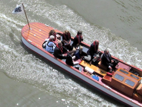 Princess takes to the Thames to watch Doggett’s Coat & Badge Race