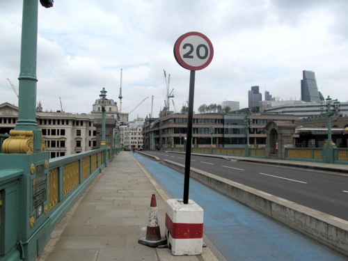 20 mph limit introduced on two and a half Thames bridges