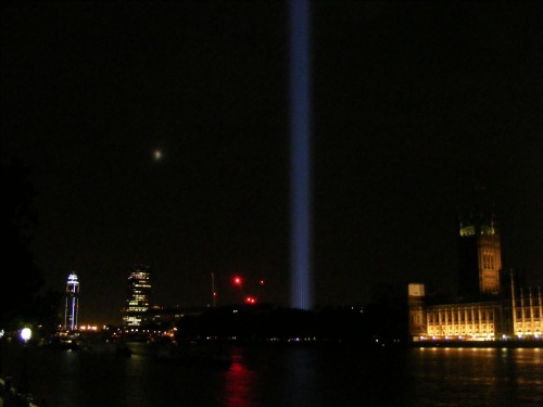 Sunset salute for First World War dead at Pool of London  