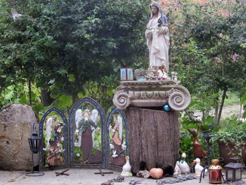 Cross Bones Graveyard: preparations begin for temporary garden