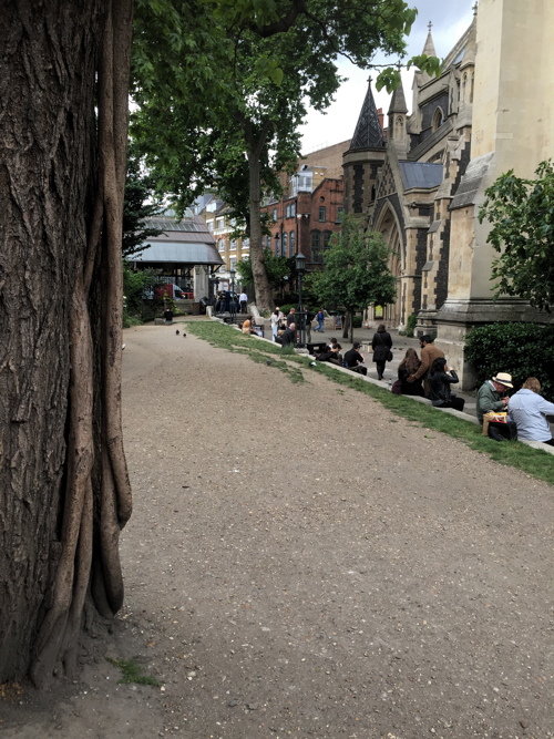 Southwark Cathedral churchyard gets a makeover