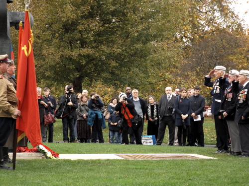 Remembrance Sunday 2015 at the Soviet War Memorial