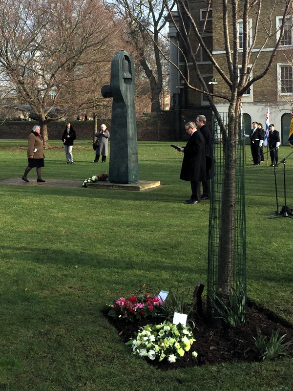 Southwark marks Holocaust Memorial Day in GMH Park