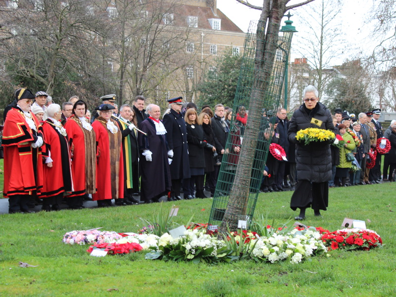 Holocaust Memorial Day: wreaths laid in GMH Park [29 ...