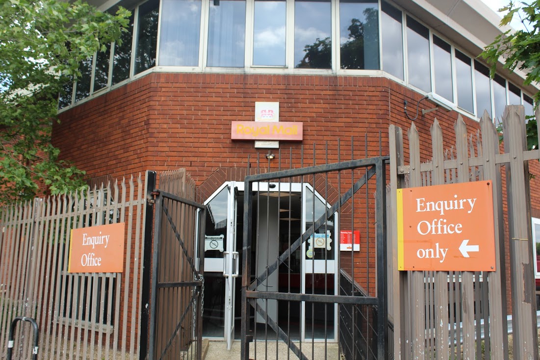 Royal Mail cuts Mandela Way public opening hours by 85 per cent [4 April  2020]