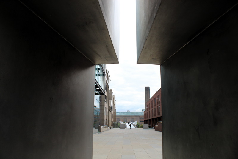 Norman Foster objects to changes to Millennium Bridge 'ensemble'